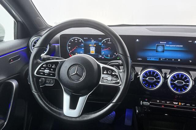 Mercedes-Benz A-KLASSE 220 Advantage (SFEERVERLICHTING, NAVIGATIE, CAMERA, STOELVERWARMING, LEDER)