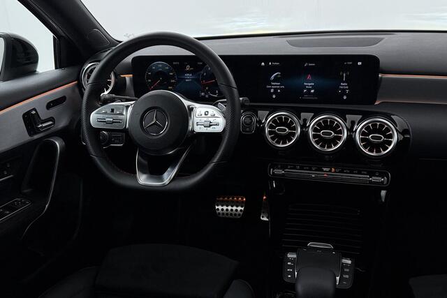 Mercedes-Benz A-KLASSE 180 Business Solution AMG (PANORAMADAK, STOELVERWARMING, CAMERA, SFEERVERLICHTING, ELEKTR