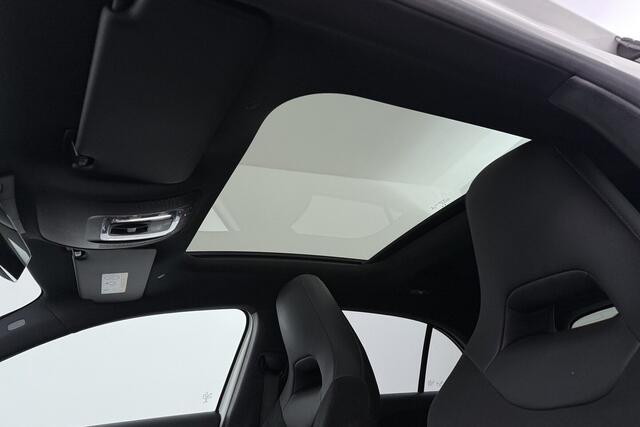 Mercedes-Benz A-KLASSE 180 Business Solution AMG (PANORAMADAK, STOELVERWARMING, CAMERA, SFEERVERLICHTING, ELEKTR