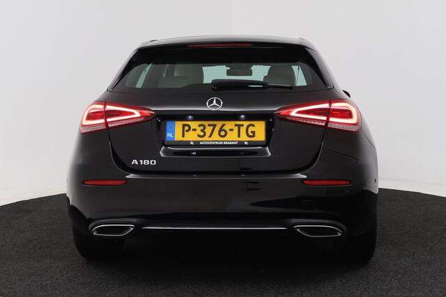 Mercedes-Benz A-KLASSE 180 Business Solution Luxury (STOELVERWARMING, SFEERVERLICHTING, NAVIGATIE, CAMERA, PARKEE