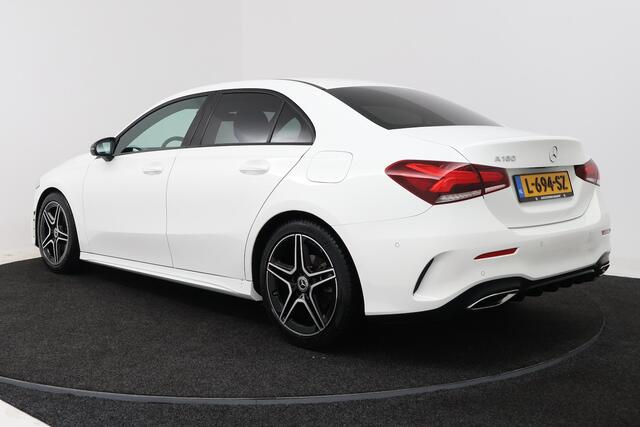 Mercedes-Benz A-KLASSE 180 Business Solution AMG (STOELVERWARMING, SFEERVERLICHTING, CAMERA, NAVIGATIE, PARKEERSE