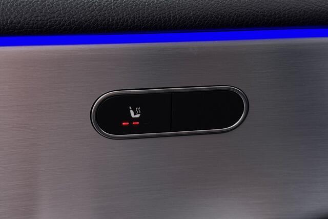 Mercedes-Benz A-KLASSE 180 Business Solution AMG (STOELVERWARMING, SFEERVERLICHTING, CAMERA, NAVIGATIE, PARKEERSE