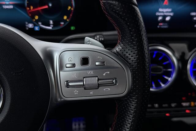 Mercedes-Benz A-KLASSE 180 Business Solution AMG (STOELVERWARMING, SFEERVERLICHTING, CAMERA, NAVIGATIE, PARKEERSE