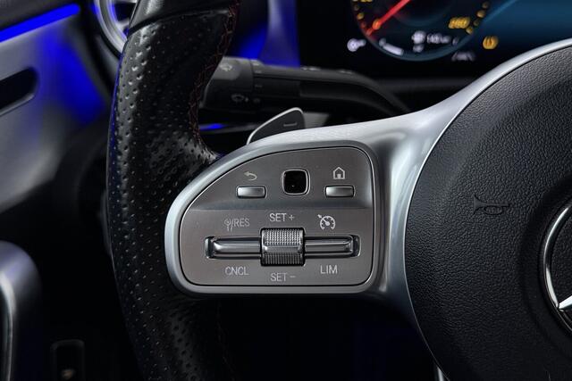 Mercedes-Benz A-KLASSE 180 Business Solution AMG (STOELVERWARMING, SFEERVERLICHTING, CAMERA, NAVIGATIE, PARKEERSE