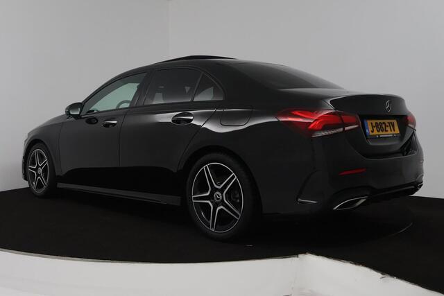 Mercedes-Benz A-KLASSE 200 Business Solution AMG (PANORAMADAK, STOELVERWARMING, ACHTERUITRIJCAMERA, SFEERVERLICHT