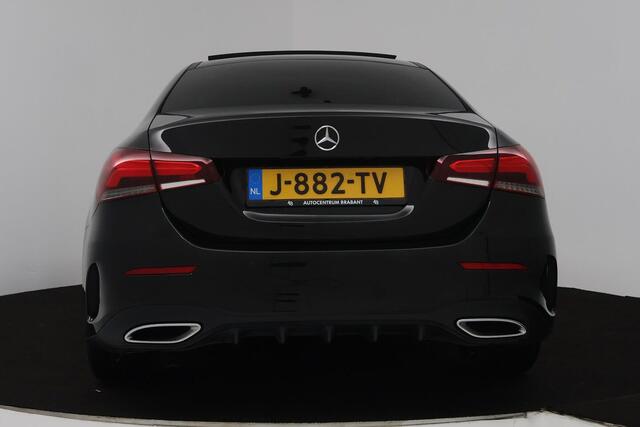 Mercedes-Benz A-KLASSE 200 Business Solution AMG (PANORAMADAK, STOELVERWARMING, ACHTERUITRIJCAMERA, SFEERVERLICHT
