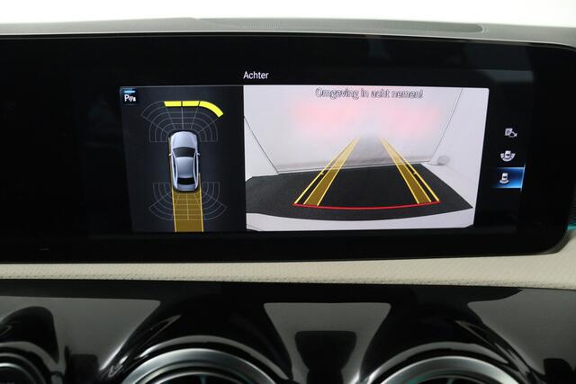 Mercedes-Benz A-KLASSE 180 Business Solution Luxury (SFEERVERLICHTING, STOELVERWARMING, 1e EIGENAAR, ACHTERUITRIJ