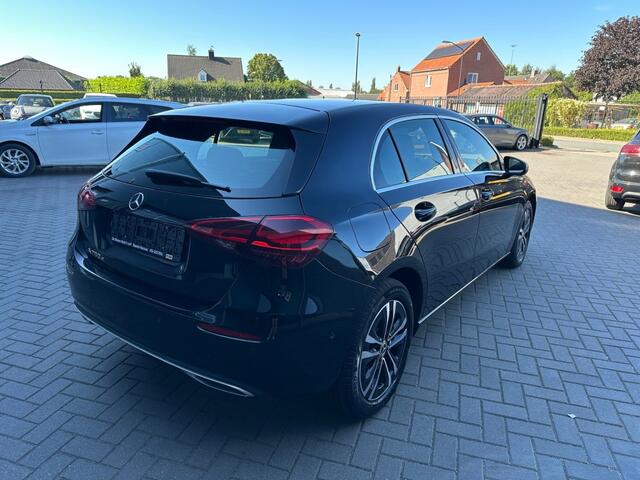 Mercedes-Benz A-KLASSE A250e Plug-in Hybride met airco, PDC, Apple CarPlay, achteruitrijcamera