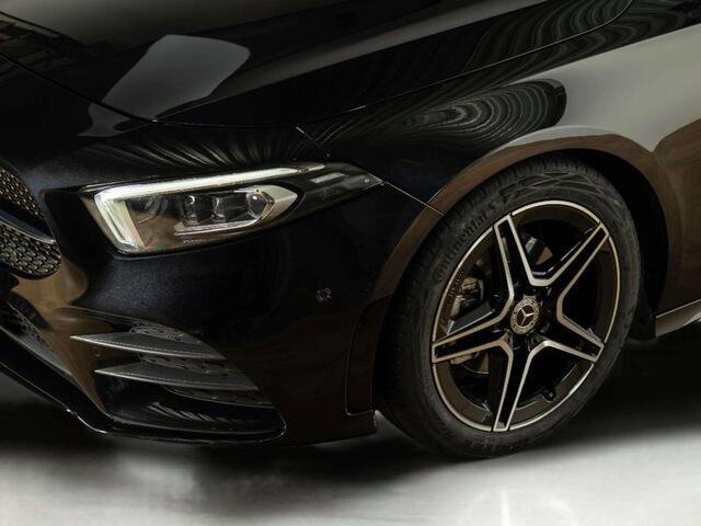 Mercedes-Benz A-KLASSE Hatchback 180 Business Solution AMG | Panorama dak | Trekhaak