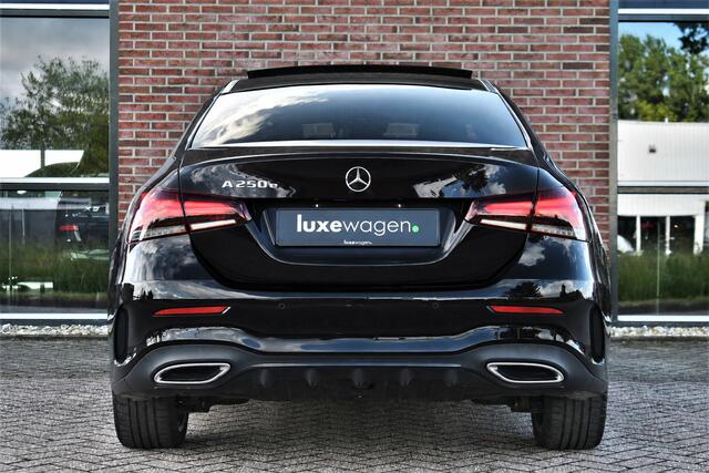 Mercedes-Benz A-KLASSE 250 e AMG Line Pano Night Carplay Camera