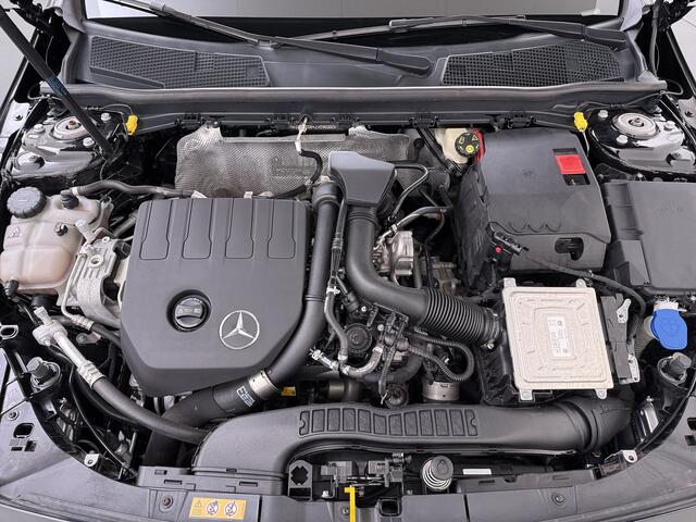 Mercedes-Benz A-KLASSE 180 AMG line | Night Sfeer