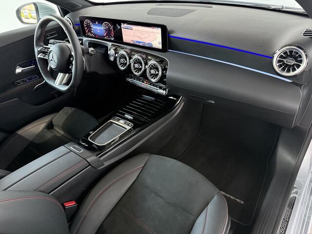 Mercedes-Benz A-KLASSE 180 Business Solution AMG | Panoramadak | Sfeerverlichting | Stoelverwarming | Parkeercamera |
