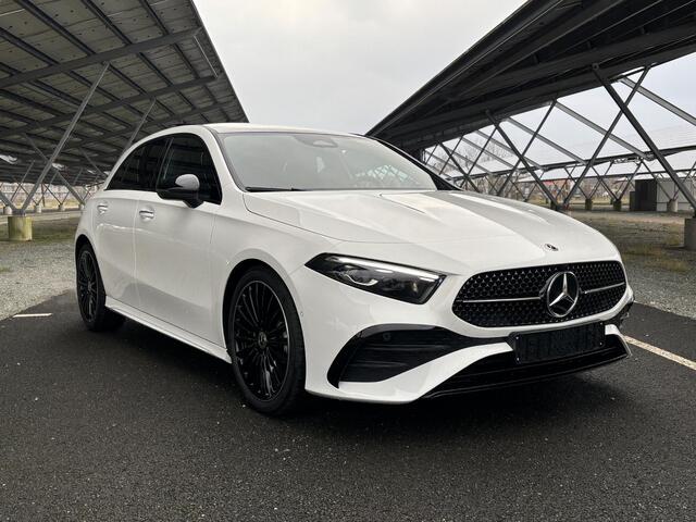 Mercedes-Benz A-KLASSE 180 Star Edition AMG Line | Night | Panoramadak | Multibeam LED | 19 Inch LM velgen | Sfeerverlichting |