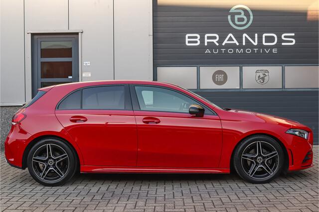 Mercedes-Benz A-KLASSE 180 Business Solution AMG Navi Carplay LED adaptief Camera