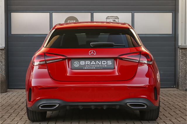 Mercedes-Benz A-KLASSE 180 Business Solution AMG Navi Carplay LED adaptief Camera