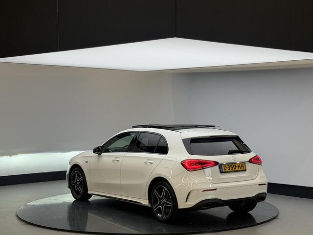 Mercedes-Benz A-KLASSE 250 e Premium | AMG | Panodak | Sfeerverlichting | Carplay | Sportstoelen | December-2020