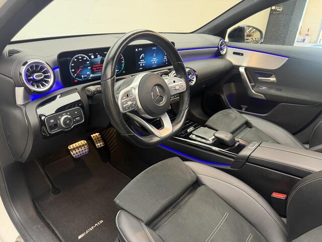 Mercedes-Benz A-KLASSE 250 e Premium | AMG | Panodak | Sfeerverlichting | Carplay | Sportstoelen | December-2020