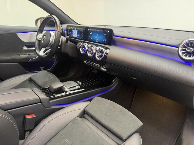 Mercedes-Benz A-KLASSE 250 e Premium | AMG | Panodak | Sfeerverlichting | Carplay | Sportstoelen | December-2020