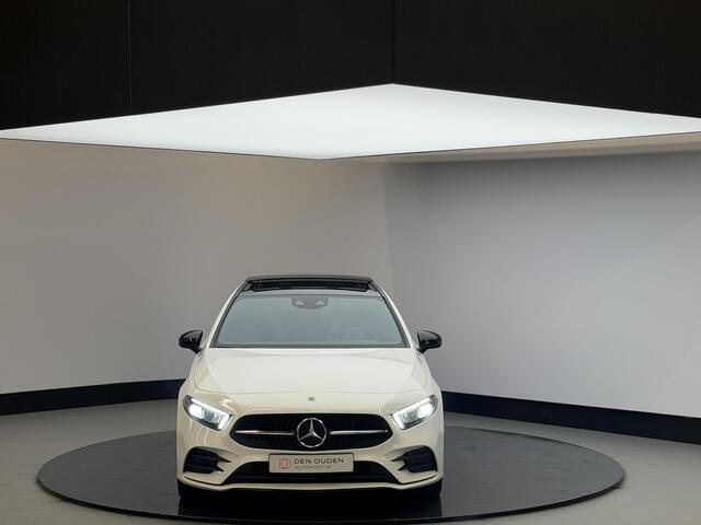 Mercedes-Benz A-KLASSE 250 e Premium | AMG | Panodak | Sfeerverlichting | Carplay | Sportstoelen | December-2020