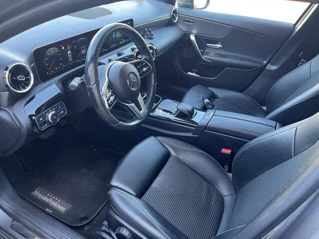 Mercedes-Benz A-KLASSE 200 Premium Carplay / Led / Cruise / Stoelverwarming