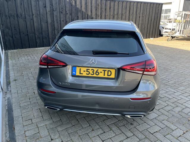 Mercedes-Benz A-KLASSE 200 Premium Carplay / Led / Cruise / Stoelverwarming