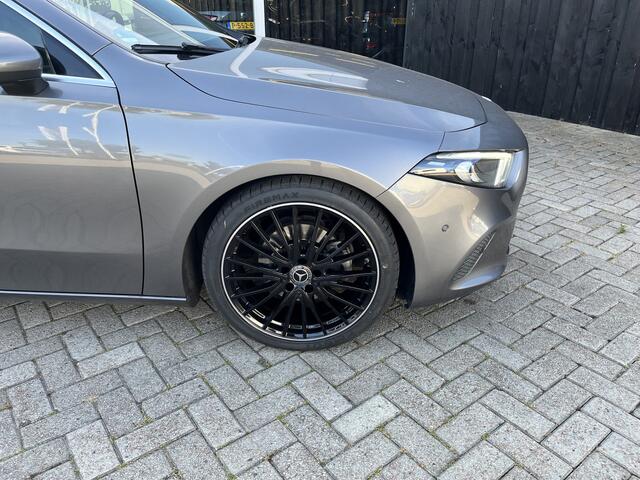 Mercedes-Benz A-KLASSE 200 Premium Carplay / Led / Cruise / Stoelverwarming
