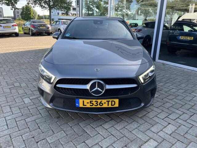 Mercedes-Benz A-KLASSE 200 Premium Carplay / Led / Cruise / Stoelverwarming