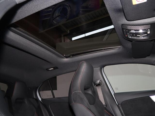 Mercedes-Benz A-KLASSE 180 Business Solution AMG | Panoramaschuifdak | Premium plus | Head-Up | Stoelverwarming | Achteruitrijcamera | MULTIBEAM LED |