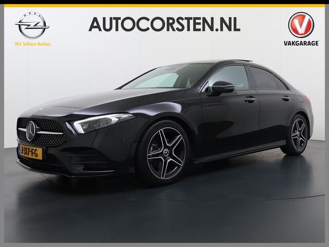 Mercedes-Benz A-KLASSE 200 164PK Automaat AMG Business Sol. Panoramadak Trekhaak Adap.Cruise Camera Navi Elek.Stoelen+Memory+Verwarmd Apple Carplay Android Auto Rijassistentiepakket Business Plus-pakket Pdc Privacy Glas DAB Bluetooth Lmv Isofix Apps 1.600KG Trekgewicht Origineel Nederlandse Auto