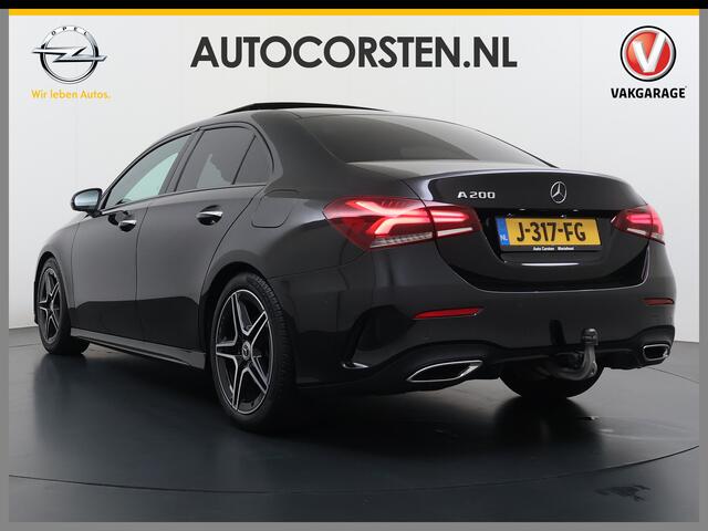 Mercedes-Benz A-KLASSE 200 164PK Automaat AMG Business Sol. Panoramadak Trekhaak Adap.Cruise Camera Navi Elek.Stoelen+Memory+Verwarmd Apple Carplay Android Auto Rijassistentiepakket Business Plus-pakket Pdc Privacy Glas DAB Bluetooth Lmv Isofix Apps 1.600KG Trekgewicht Origineel Nederlandse Auto