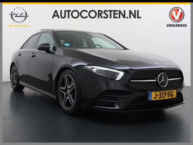 Mercedes-Benz A-KLASSE 200 164PK Automaat AMG Business Sol. Panoramadak Trekhaak Adap.Cruise Camera Navi Elek.Stoelen+Memory+Verwarmd Apple Carplay Android Auto Rijassistentiepakket Business Plus-pakket Pdc Privacy Glas DAB Bluetooth Lmv Isofix Apps 1.600KG Trekgewicht Origineel Nederlandse Auto
