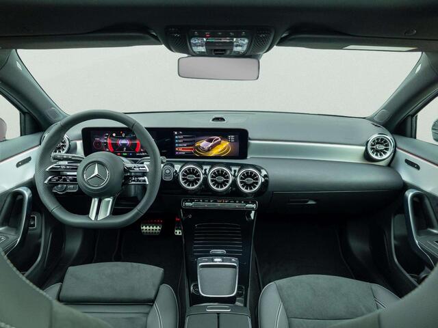 Mercedes-Benz A-KLASSE Hatchback 250 e 140 Year Edition Panorama dak
