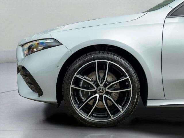 Mercedes-Benz A-KLASSE Hatchback 250 e 140 Year Edition Panorama dak