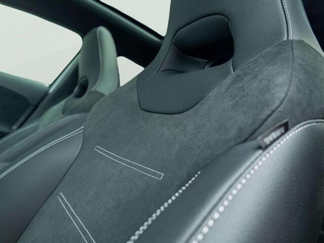 Mercedes-Benz A-KLASSE Hatchback 250 e 140 Year Edition Premium PLUS | Panorama dak