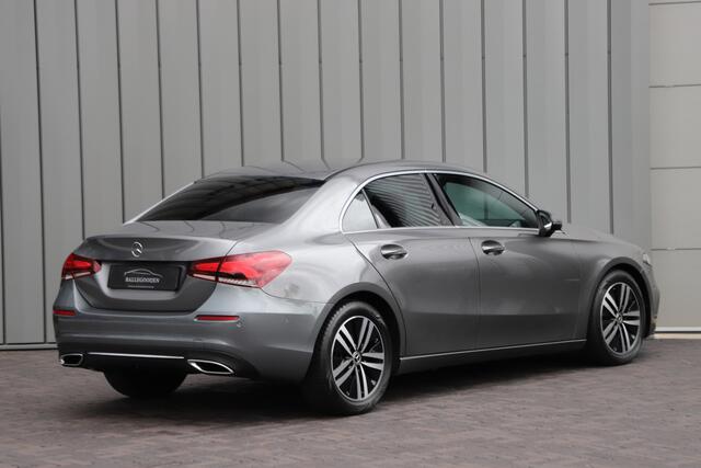 Mercedes-Benz A-KLASSE 180 Business Solution Luxury | 136PK | Sfeerverlichting+ | Stoelverw. | Widescreen | Camera | Clima | Carplay | 2020.