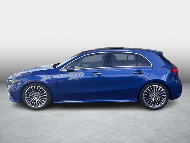 Mercedes-Benz A-KLASSE 180 Star Edition AMG | Panoramadak | Winter Pakket | MULTIBEAM LED Koplampen | Stoelverwarming | Stuurverwarming | Sfeerverlichting | Elektrisch Inklapbare Buitenspiegels | Achteruitrijcamera | Parkeersensoren