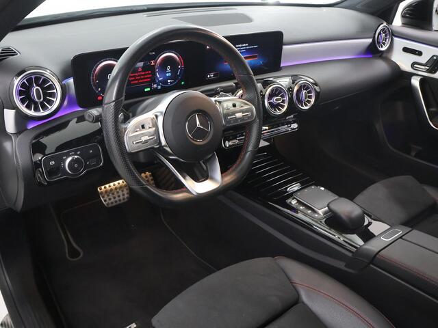 Mercedes-Benz A-KLASSE 250 e Business Solution AMG Limited | Night | Panoramadak | Memory | Multibeam | Widescreen |
