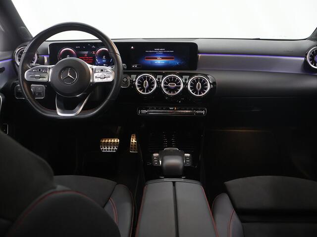 Mercedes-Benz A-KLASSE 250 e Business Solution AMG Limited | Night | Panoramadak | Memory | Multibeam | Widescreen |