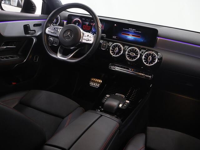 Mercedes-Benz A-KLASSE 250 e Business Solution AMG Limited | Night | Panoramadak | Memory | Multibeam | Widescreen |