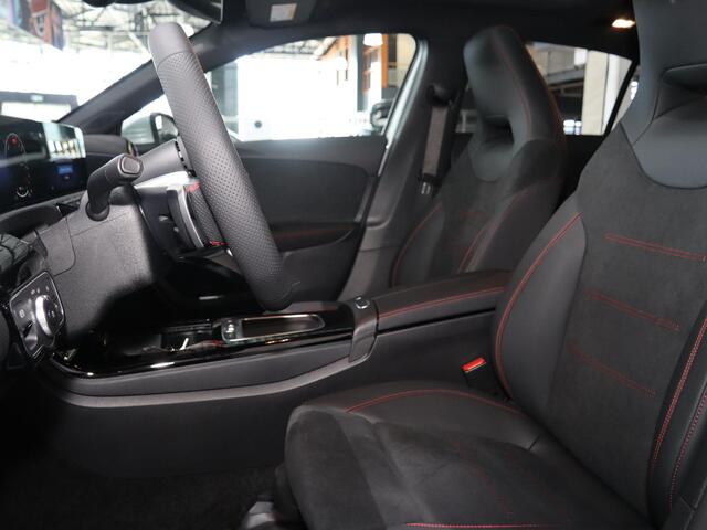 Mercedes-Benz A-KLASSE 250e Business Solution AMG | Panoramaschuifdak | Stoelverwarming | Achteruitrijcamera | MULTIBEAM LED |