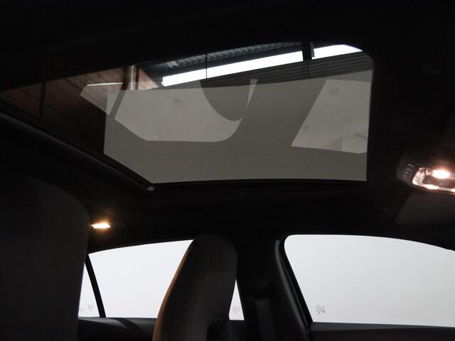 Mercedes-Benz A-KLASSE 250e Business Solution AMG | Panoramaschuifdak | Head-up display | Premium Plus | Stoelverwarming | 360° camera |