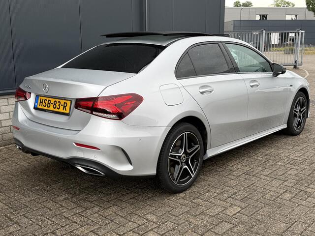Mercedes-Benz A-KLASSE 250 e AMG Line 18''/SOH 100%/Panoramadak/Memory L&R/Trekhaak/Dodehoek/Keyless/Adaptieve cruise/Alarm/Sfeerverlichting/Camera/Apple Carplay & Android Auto