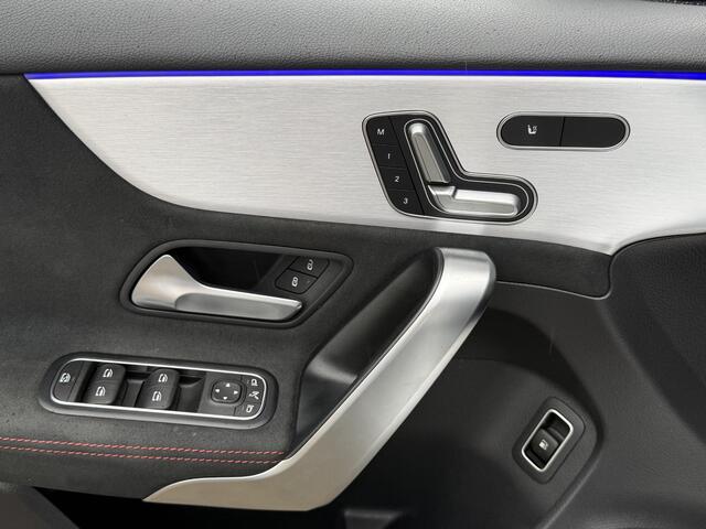 Mercedes-Benz A-KLASSE 250 e AMG Line 18''/SOH 100%/Panoramadak/Memory L&R/Trekhaak/Dodehoek/Keyless/Adaptieve cruise/Alarm/Sfeerverlichting/Camera/Apple Carplay & Android Auto
