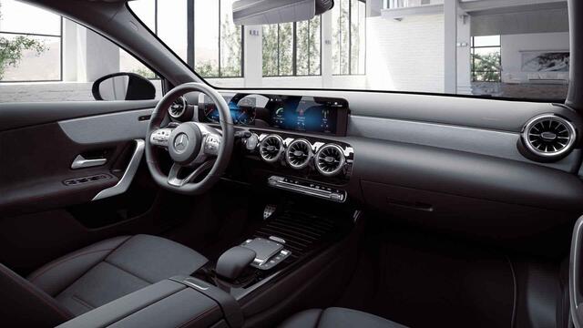 Mercedes-Benz A-KLASSE 180 Business Solution AMG | Night | Getint glas | Stoelverwarming | Widescreen | Sfeerverlichting |