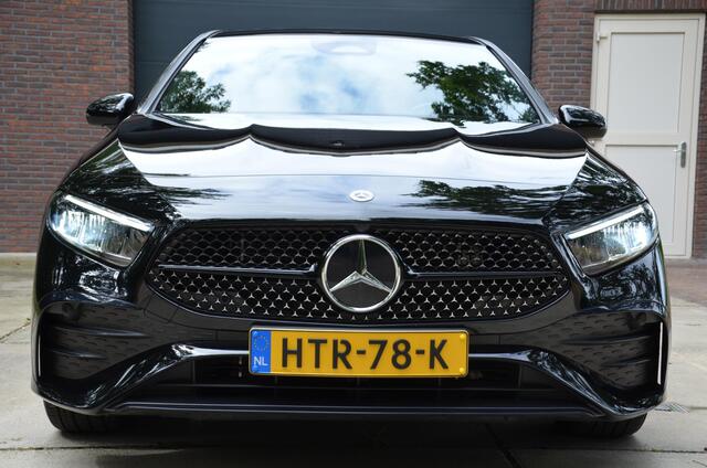 Mercedes-Benz A-KLASSE 250 e Star Edition LIMITED Amg Automaat/Led/Navi/Pdc/Ecc/Panoramadak/Achteruitrijcamera/Stoelverwarming/Cr-Controle/Privacy-Glass/Lmv