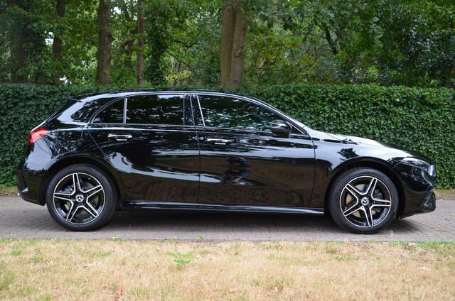 Mercedes-Benz A-KLASSE 250 e Star Edition LIMITED Amg Automaat/Led/Navi/Pdc/Ecc/Panoramadak/Achteruitrijcamera/Stoelverwarming/Cr-Controle/Privacy-Glass/Lmv