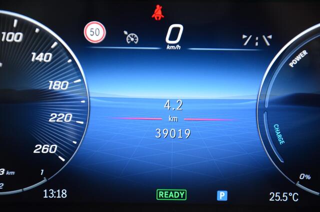 Mercedes-Benz A-KLASSE 250 e Star Edition LIMITED Amg Automaat/Led/Navi/Pdc/Ecc/Panoramadak/Achteruitrijcamera/Stoelverwarming/Cr-Controle/Privacy-Glass/Lmv