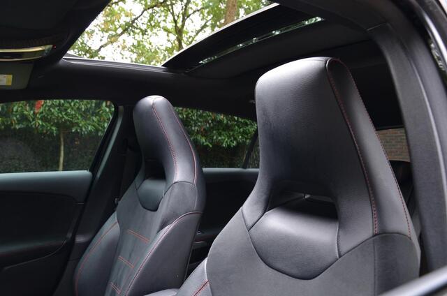 Mercedes-Benz A-KLASSE 250 e Star Edition LIMITED Amg Automaat/Led/Navi/Pdc/Ecc/Panoramadak/Achteruitrijcamera/Stoelverwarming/Cr-Controle/Privacy-Glass/Lmv