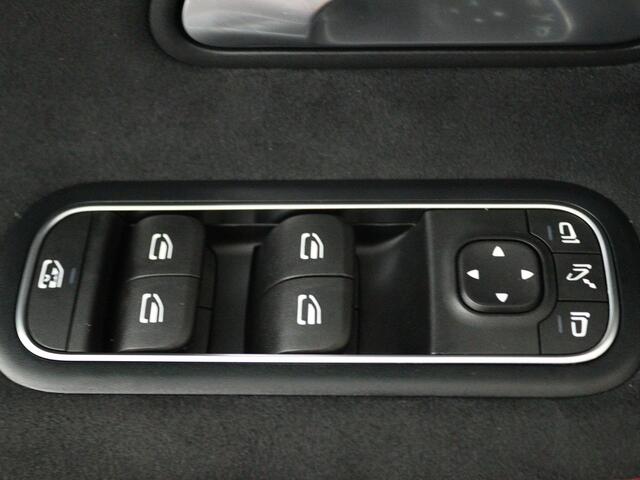 Mercedes-Benz A-KLASSE 180 Business Solution AMG