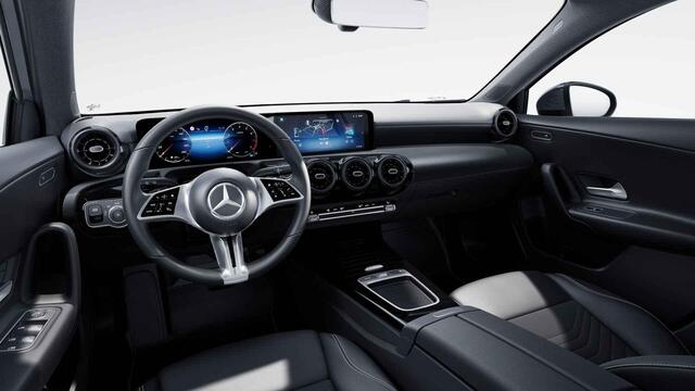 Mercedes-Benz A-KLASSE 180 Star Edition | Parkeerpakket | Widescreen | Stoelverwarming | Apple Carplay |